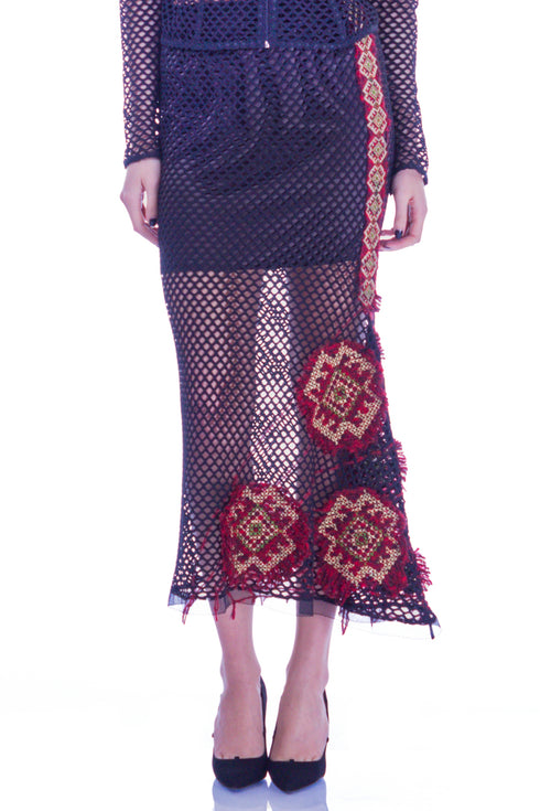 Fusta plasa neagra cu broderie colorata I-20